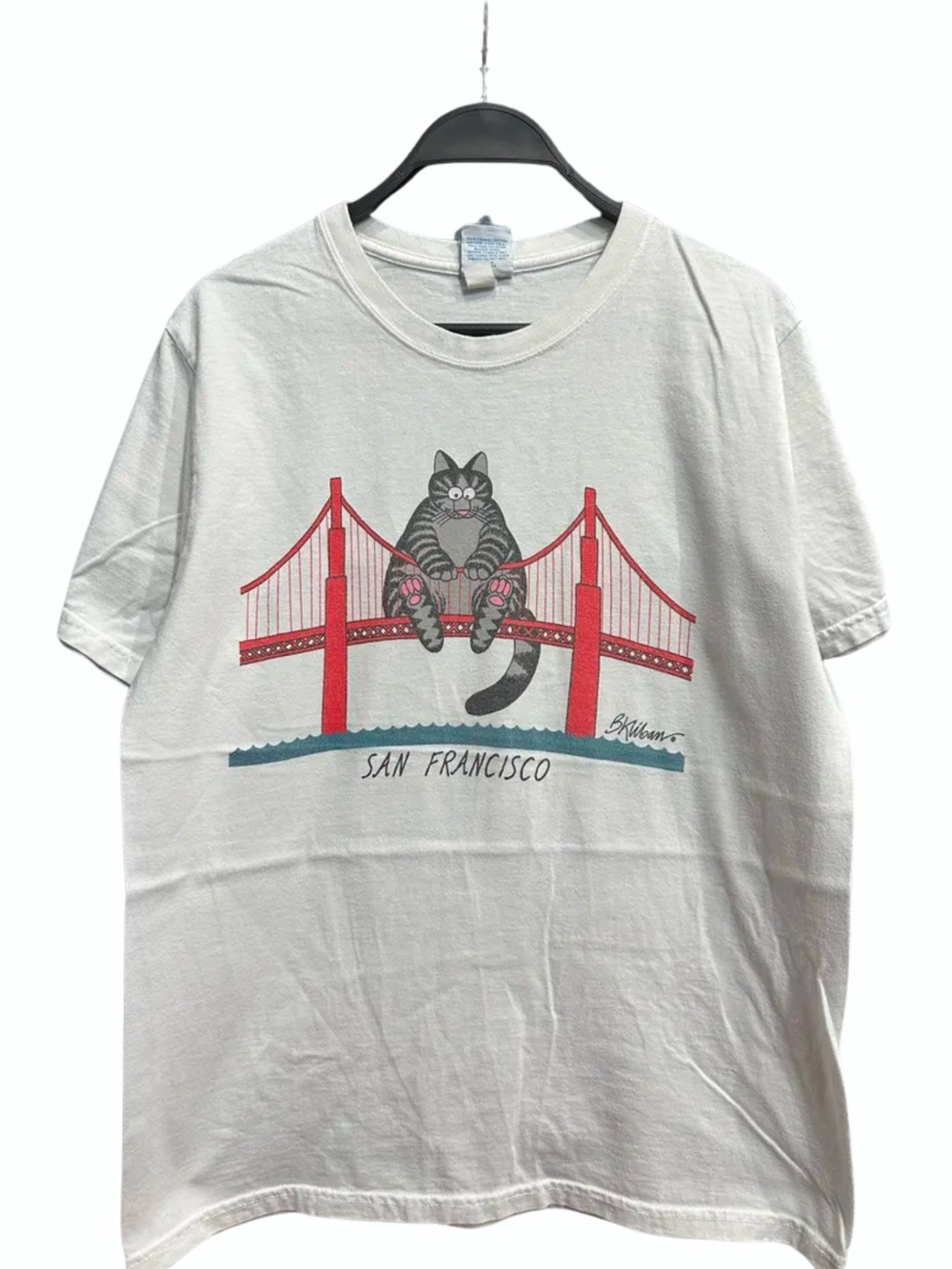 Retro San Francisco Golden Gate Bridge Cat White Graphic Tee